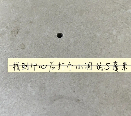吉木乃瓷砖空鼓维修公司专业解答在瓷砖铺贴过程中，如果砂料搅拌不均匀，将会带来以下问题